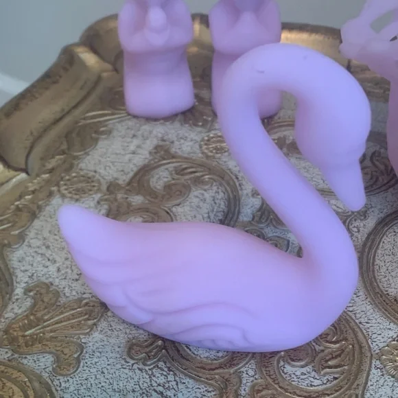 Fenton Lavender Satin Swan Figurine - Picture 1 of 9